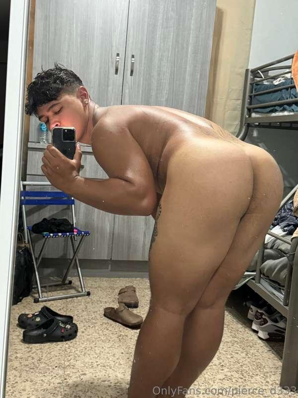 man butt, man thighs