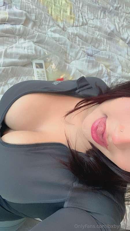 Hi daddy🥰🙈Hola papi😏🫦