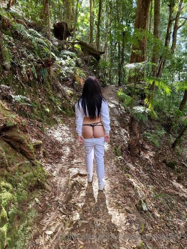 Just being super casual in the forest 👅