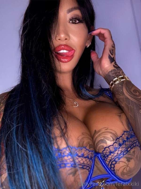 I’m your dream girl and your worst distraction. Tip wisely 😉