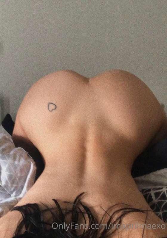 I just want you to walk in on me in this position.. 🙈
