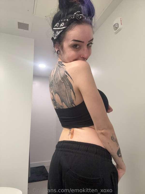 Guess where my hands are going next😈