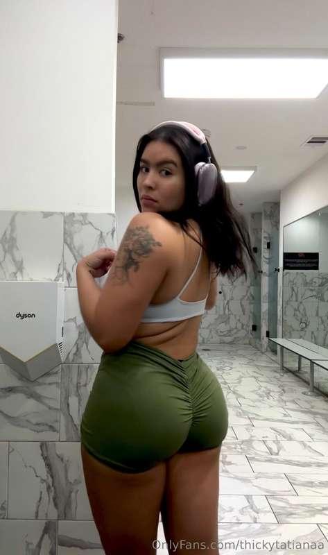 Do I sit on your face or not? 😈🤭