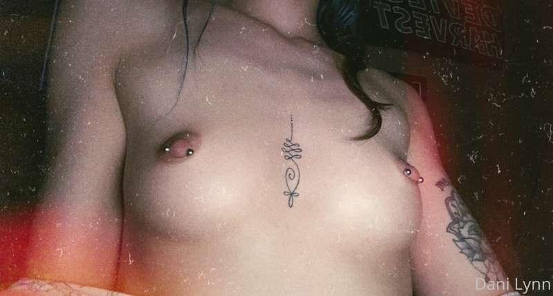 Boobies for your Wednesday;)