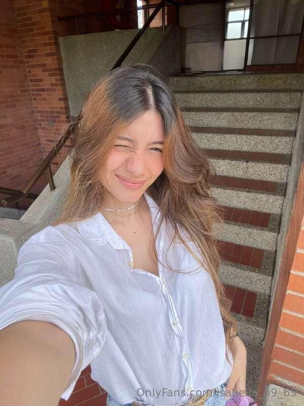 Just a naughty 19yo latina student looking for new friends @..