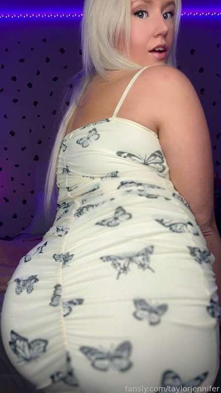 Do you like my butterfly dress? 😋 #fyp #ass #blonde #curvy #bigass