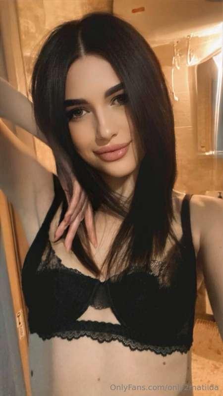 Which part of my body do you want to touch first?😇