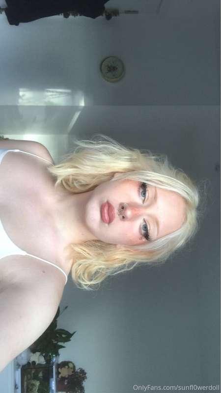 sunfl0werdoll image #5