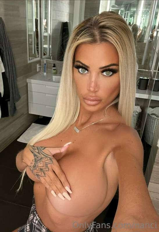 💙💦💙💦💙 Look into my eyes! What do you see...