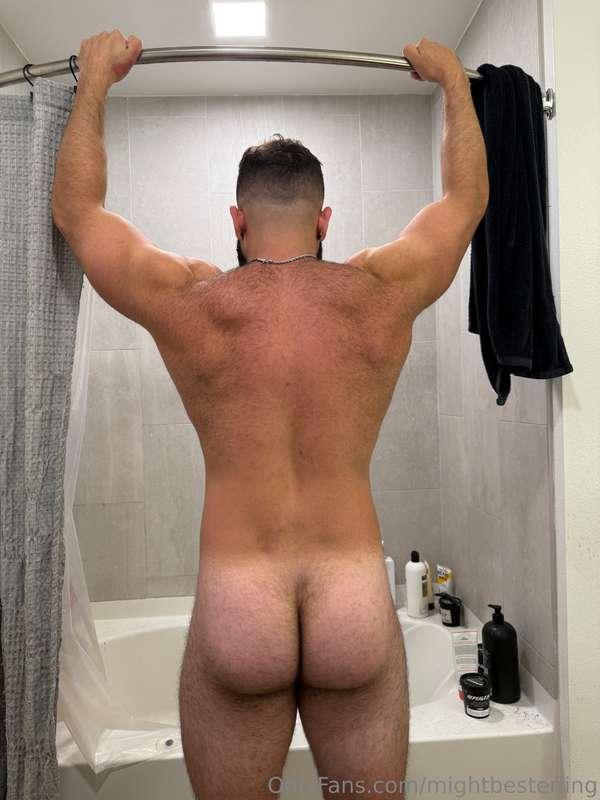 Hands up!