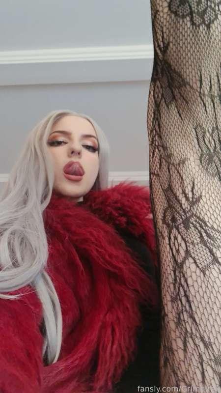 First JOI (SADISTIC) 

You're gonna be my little bitch and listen to me ❤