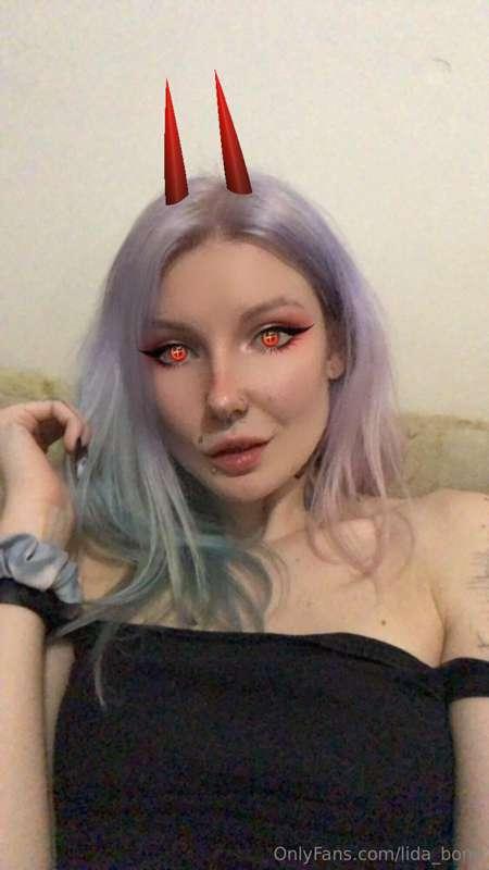 Decided to share a pic of my new hair here too, because I li..