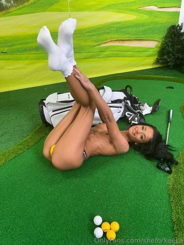Fore-play starts on the course and ends in my DM's😋