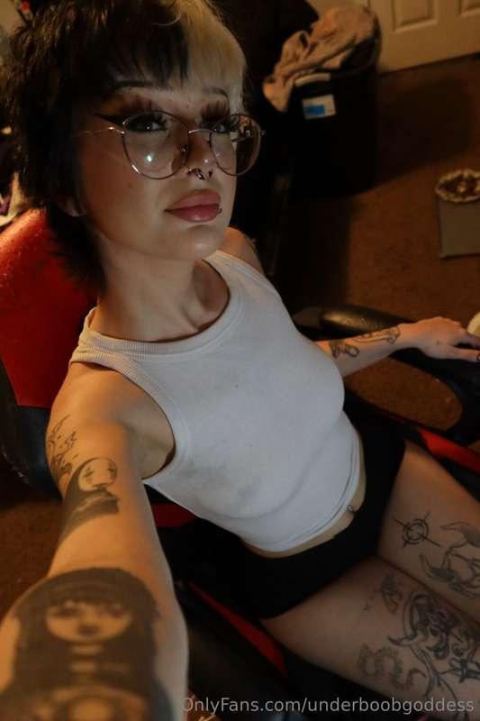 Did you like my top… or were u focused on the way it clings ..