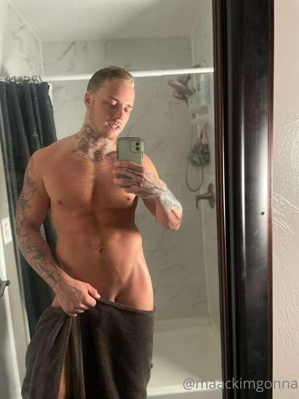 Hey everyone, I now have a paid page! 

https://onlyfans.com..