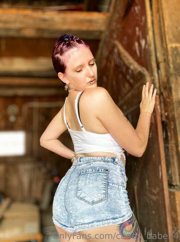 Purple hair- what’s up? How’s everyone doing????
