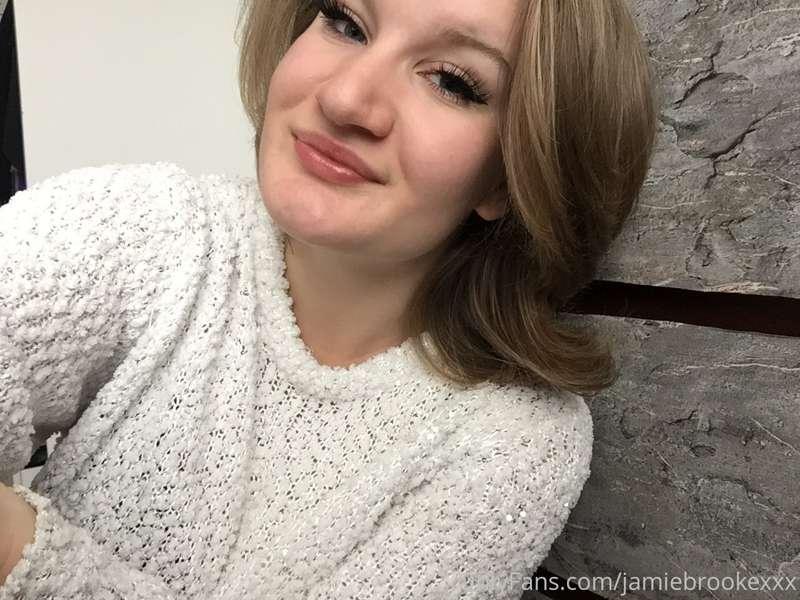 Love 😍

Ready to follow me into shower ? 🚿 👿 and destroy me ..