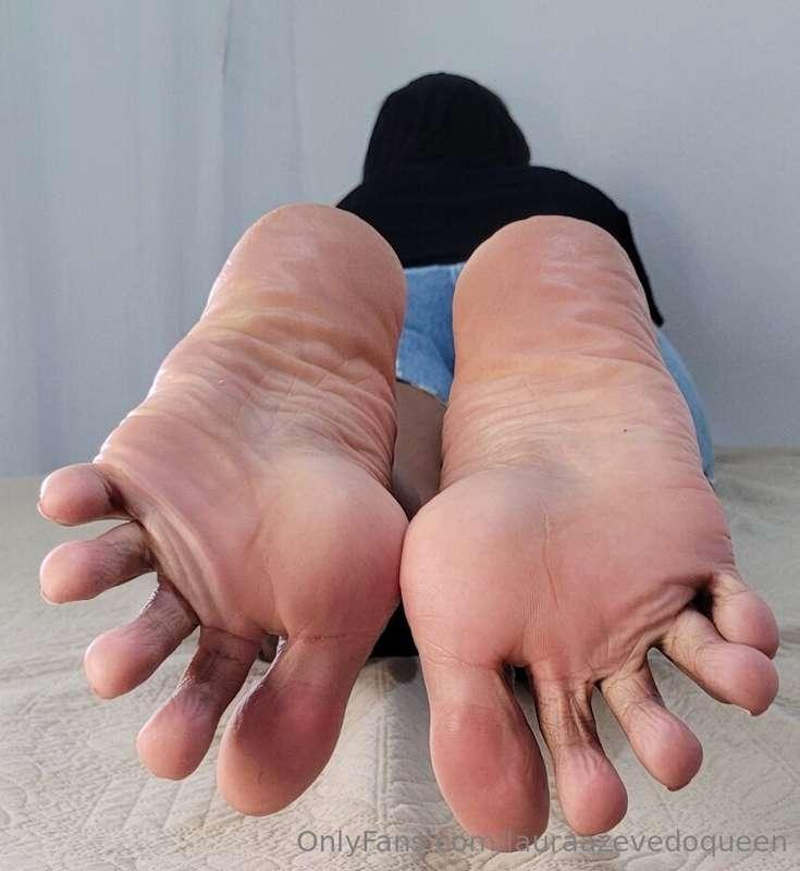 lauraazevedoqueen image #0