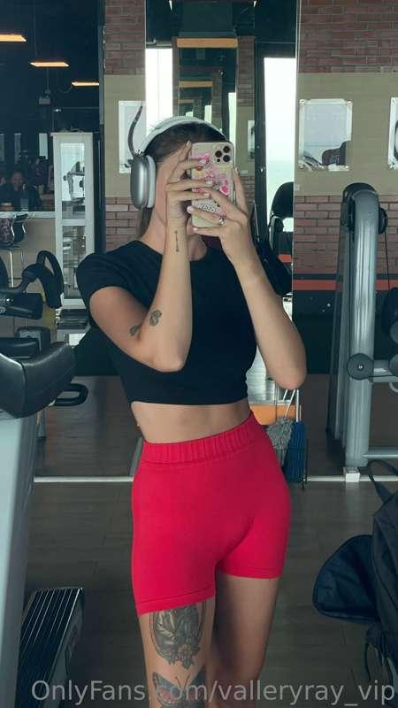 my everyday life: sports and chill 🍸🥵💦🍓🏝️