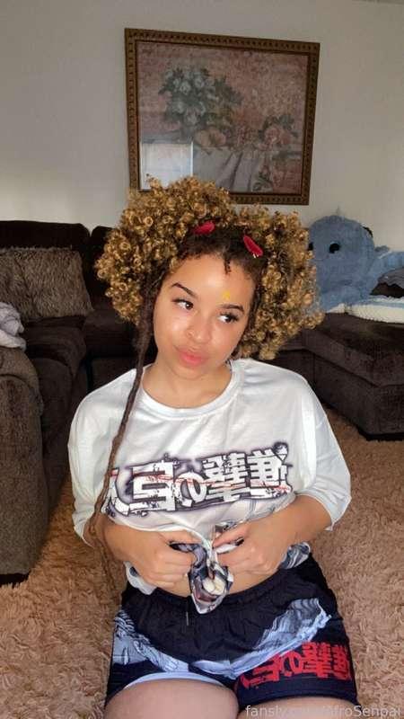 Wanna watch anime with me 🥰💕✨
Help keep Senpai busy while she waits for the final aot episode 😏

#fyp #animenerd #aot #gamergirl #petite #smallboobs #bubblebutt #attackontitan #egirl #multiracial #bisexual #afropuff #naturalhair #smile #topless