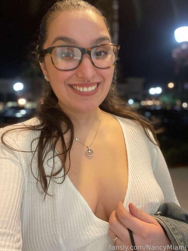 Peek a boo 🤓



#fyp #nsfw #flashing #public #outdoor #noppv #free #kink #fetish #nipple #tits #titties #boobs #bigass #brunette #latina #bigtits #piercing #tease #smile #nancymiami #outside #tittytuesday #goddess #girlnextdoor #glasses #foryou #bg