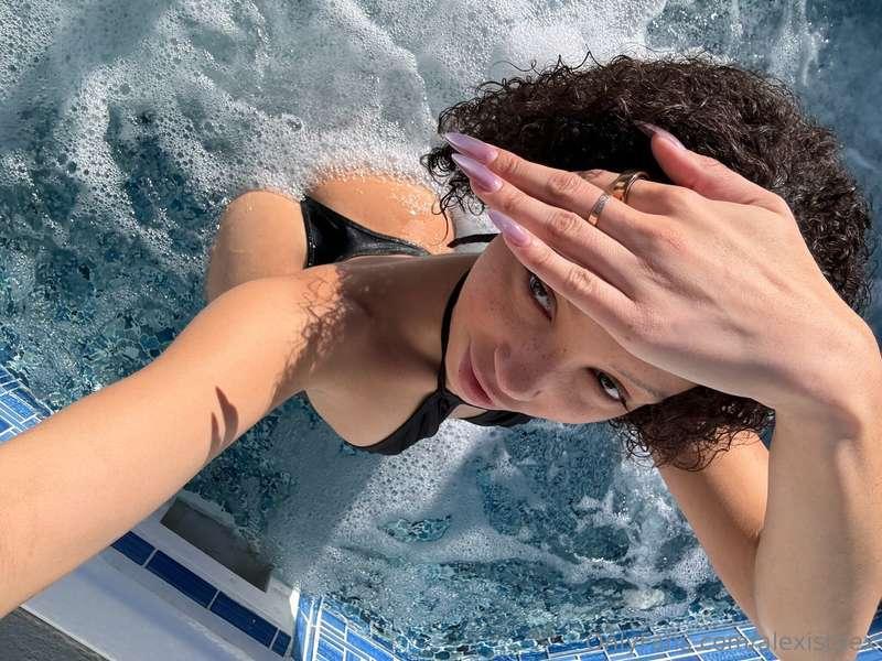 get me wet in more ways than one 🤭💦