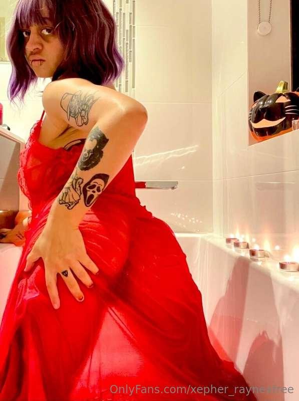 Lady in red 🥀