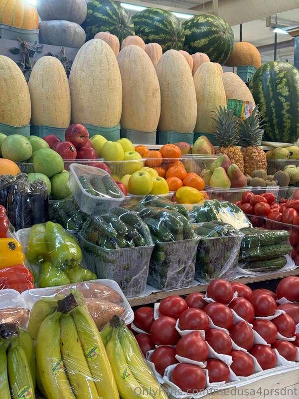 I was just wandering through the market and saw the weirdest..
