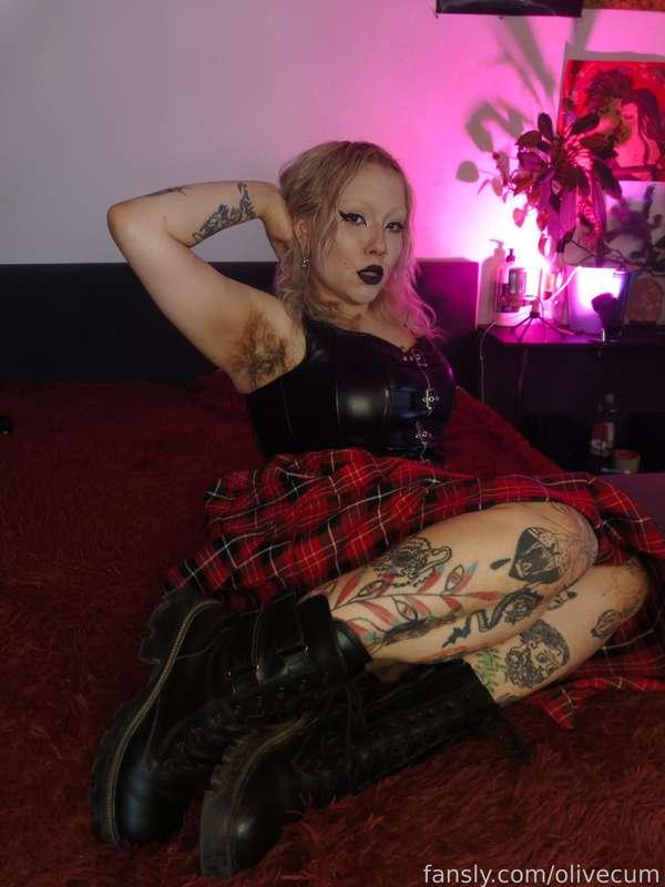 Every time I put on my black leather boots, I look especially provocative. These boots perfectly emphasize my daring nature. 😍😈


#fyp #bush #alt #goth #hairy #tattoo #feet #footfetish #legs #hairyarmpits 