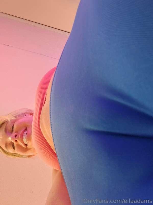 Join me for a LIVE naked workout at 630 pm EDT over on OnlyF..