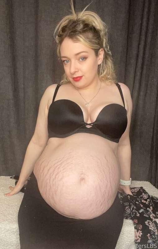 Hey Boys ;)

#pregnant #pregnancy #pregnant, #belly #blonde #milf #mommy #mom #tits #boobs #bigtits #bigboobs #fyp