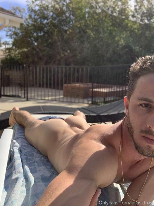 You know wat they say suns out buns out 🤷🏽‍♂️