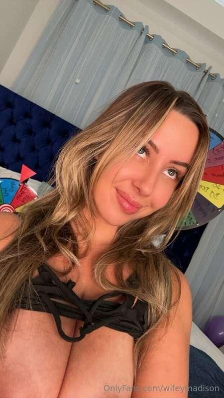 # ***LIVE NOW!! Come play with me!!***