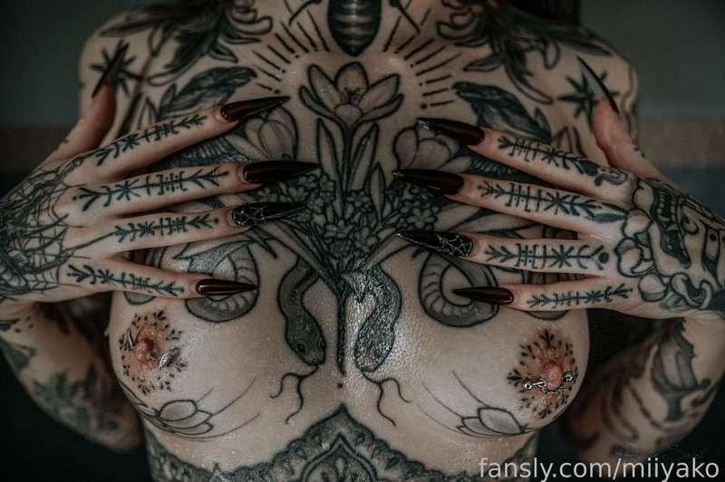 Help me massage my oiled up tits?💦