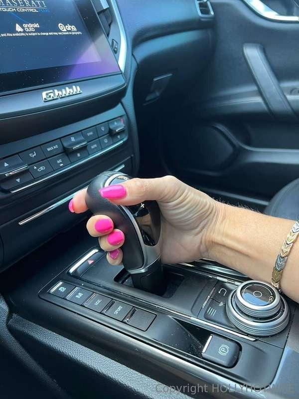 Got my nails done, so you know what that means... I'm gettin..