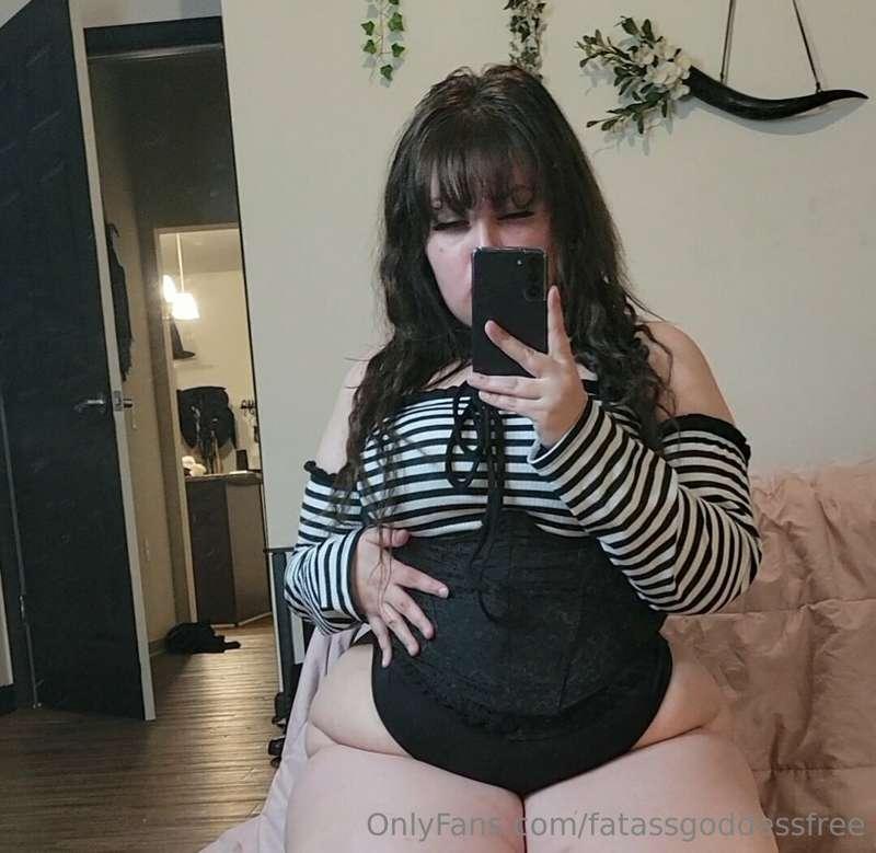 Big belly beauty