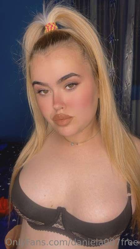 https://onlyfans.com/daniela_007