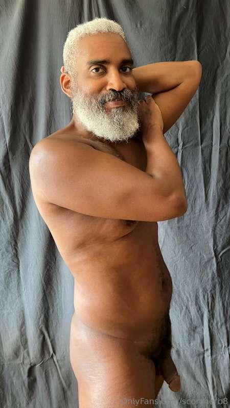 Twisted Tuesday!  #beard #musculardaddy #gay #feet #gaycruis..