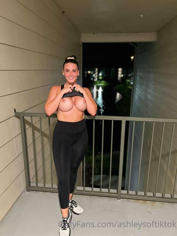 Flashing on the balcony 😈😘