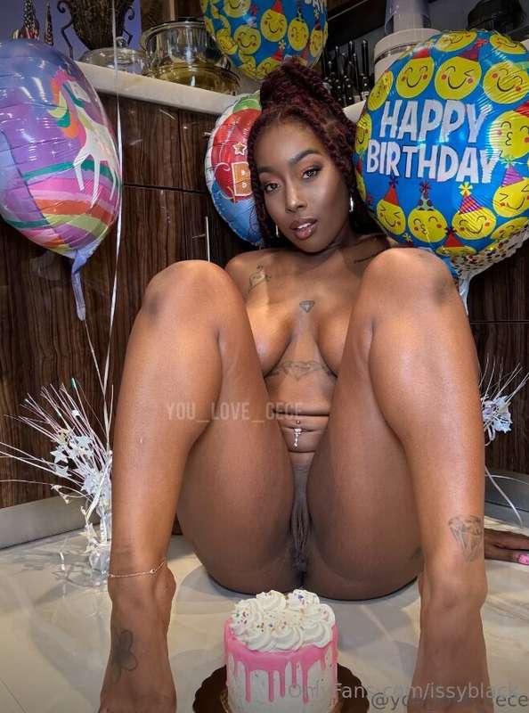 OMG!! You're so not ready for @you_love_cece 🔥🔞This ✨🤎CHOCOL..