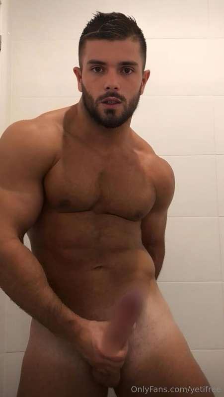 Video 2In this video, I finger my ass, jerk off and shoot a ..