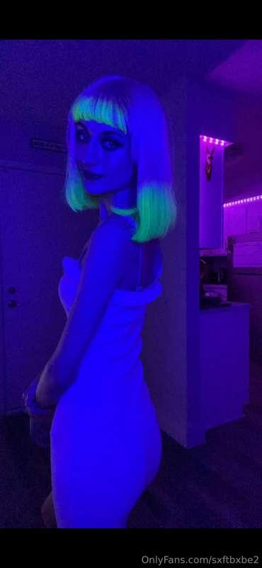 Do you like my dress? 💜💚