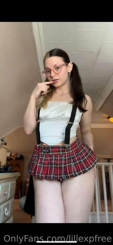 Wanna come over and study? 📚🫶🏻
