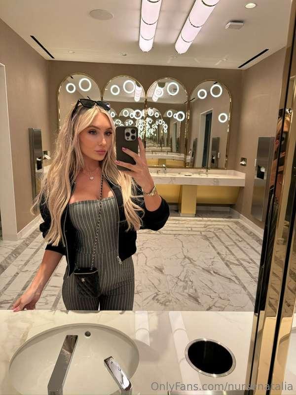 I'm in a work hard play hard kind of mood 🤭