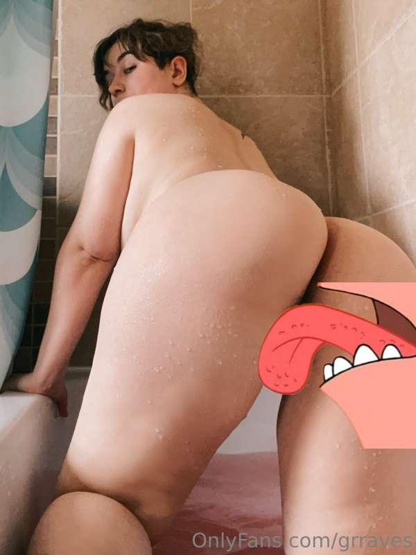Fun FULLY NUDE bath set for you all tonight, still censored ..