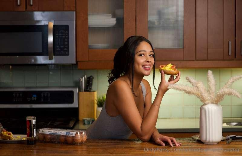 Hey Babes! 

Breakfast is often called 'the most important m..