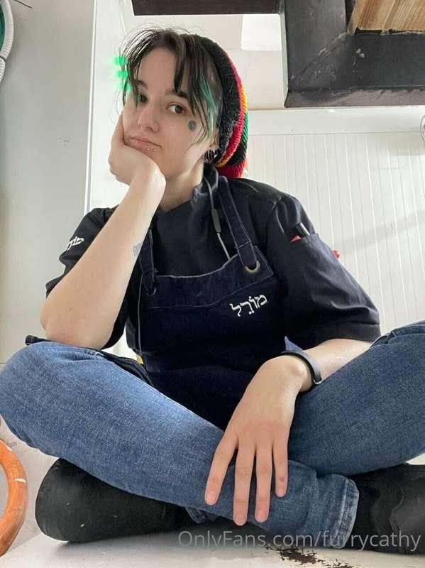 This is me during the work day😓 how would you greet me after..