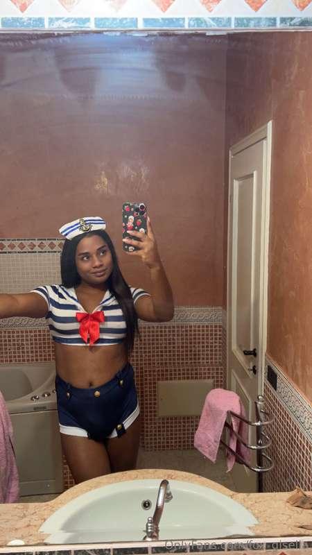 🛳️🤭🫰🏽☀️