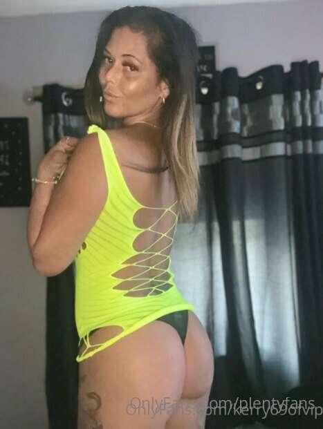 🔥 ooohh check out my new friend 😍😍 this super hot 🥵 tattooed..