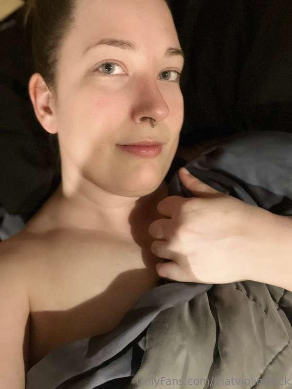 You get this bedtime selfie for free🎁